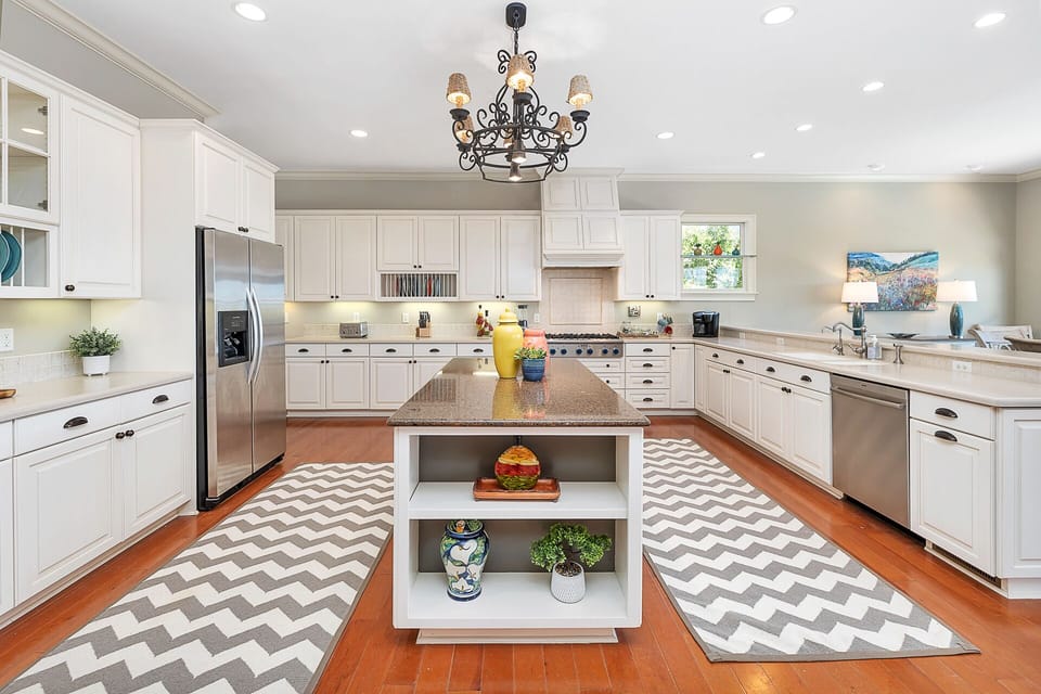 Fully equipped beautiful kitchen