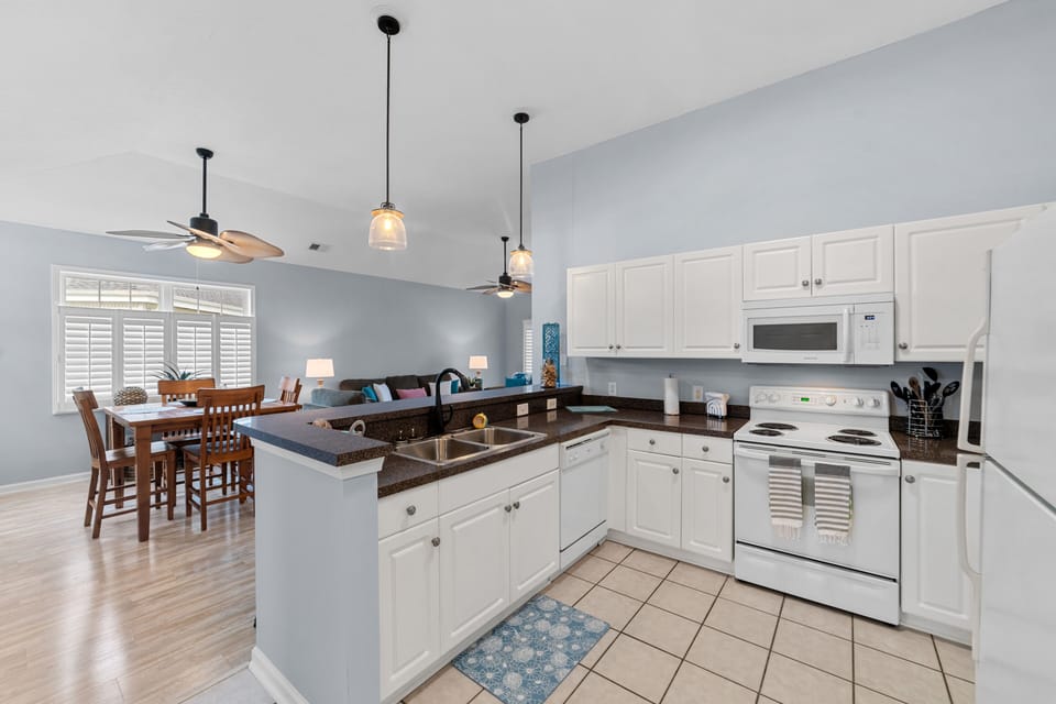 Entry way with laundry facilities and extra storage 