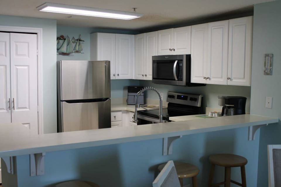 Fully stocked Kitchen, making meals quick & easy.