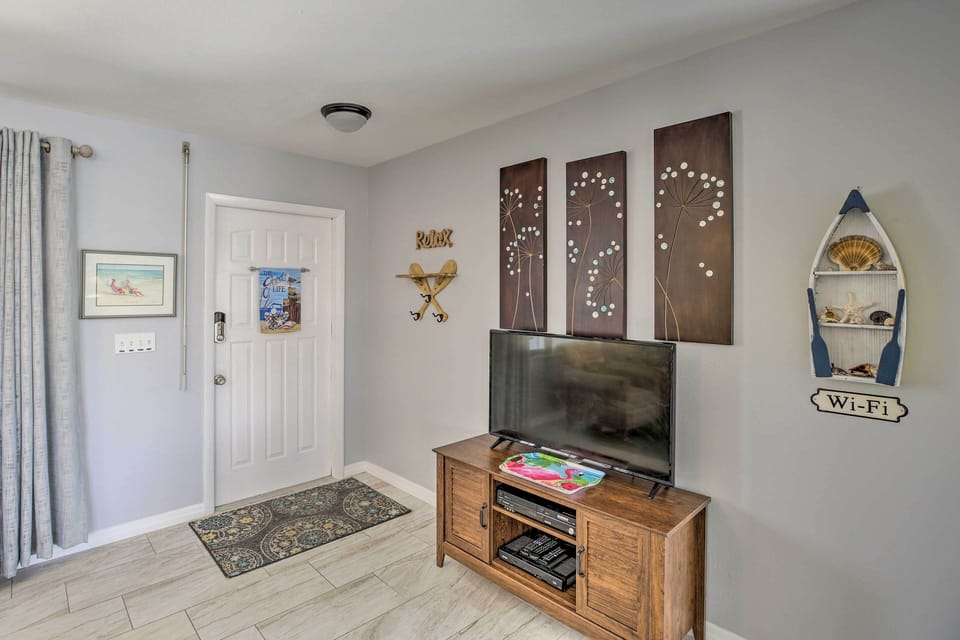 Entrance | Living Room | Keyless Entry