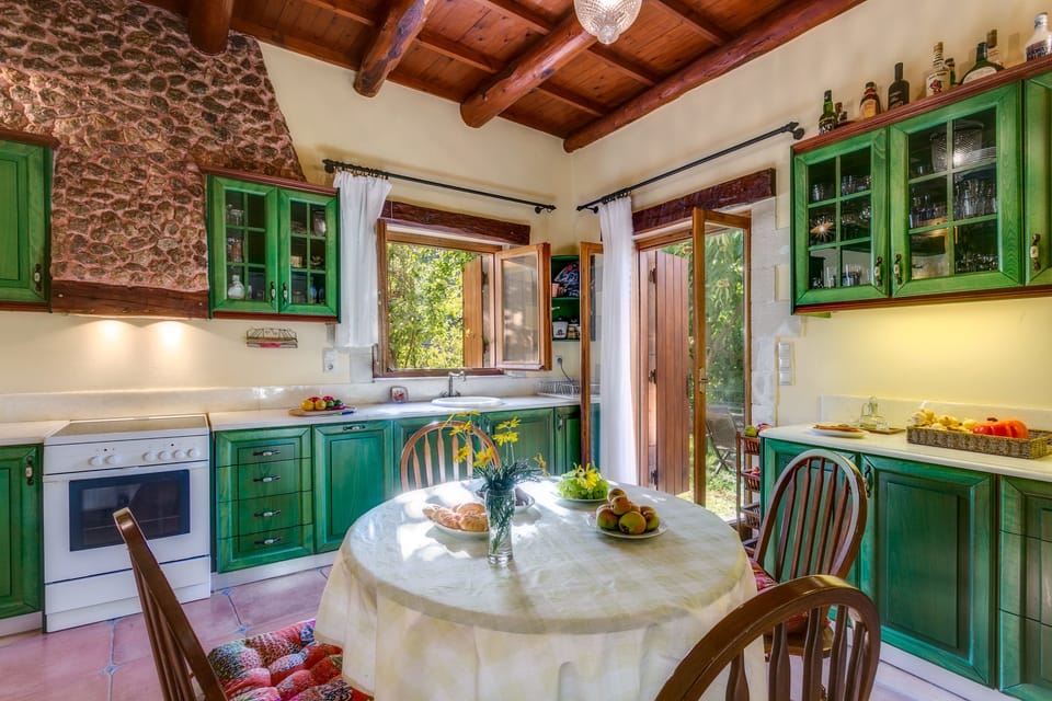 Lux Villa Ifigenia ,in Theriso Village 14 km | In-room dining