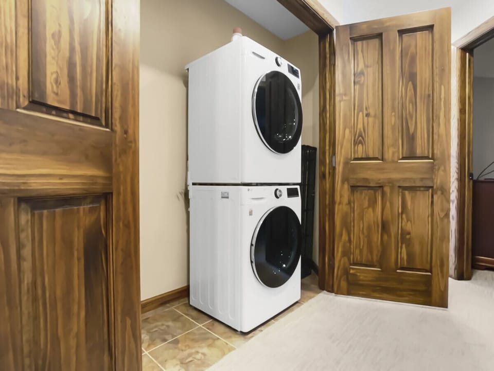 Washer/Dryer located upstairs