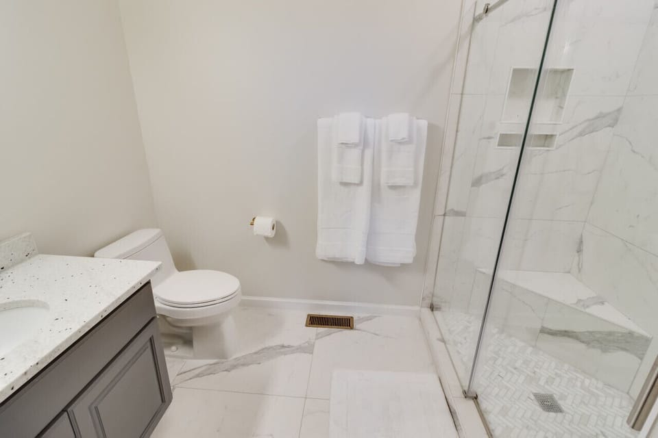 First floor ensuite shower