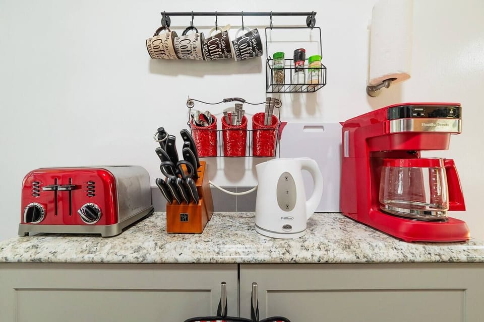 Toaster, coffee maker, and sharp knives