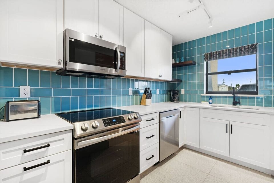 Fully Stocked Kitchen