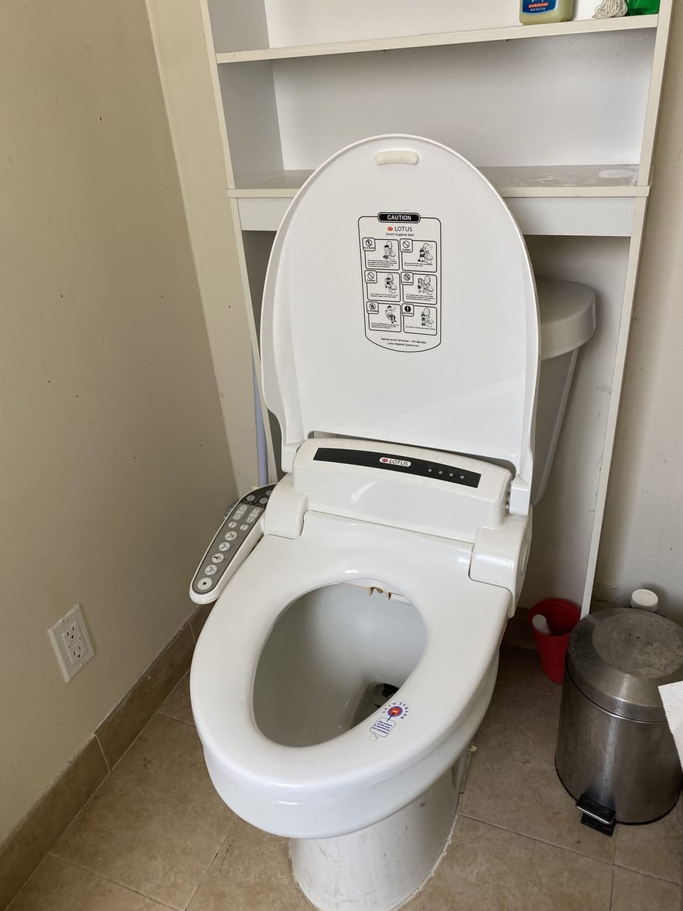 Cozy Peaceful Convenient Sweet Home 1 minute to all places 優雅方便，私用衛浴， 高速出口一分鐘。 Bed and Breakfast in Hacienda Heights