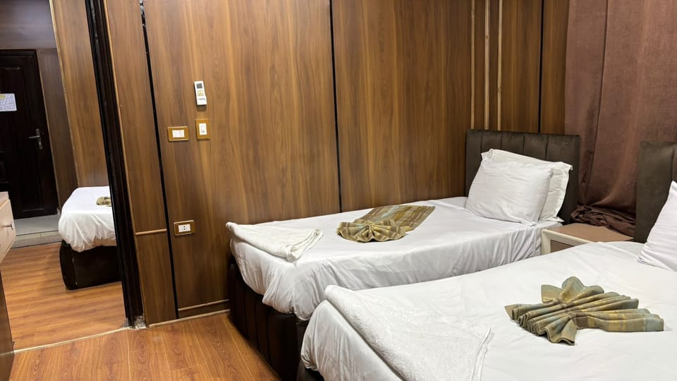 Minibar, iron/ironing board, free WiFi, bed sheets
