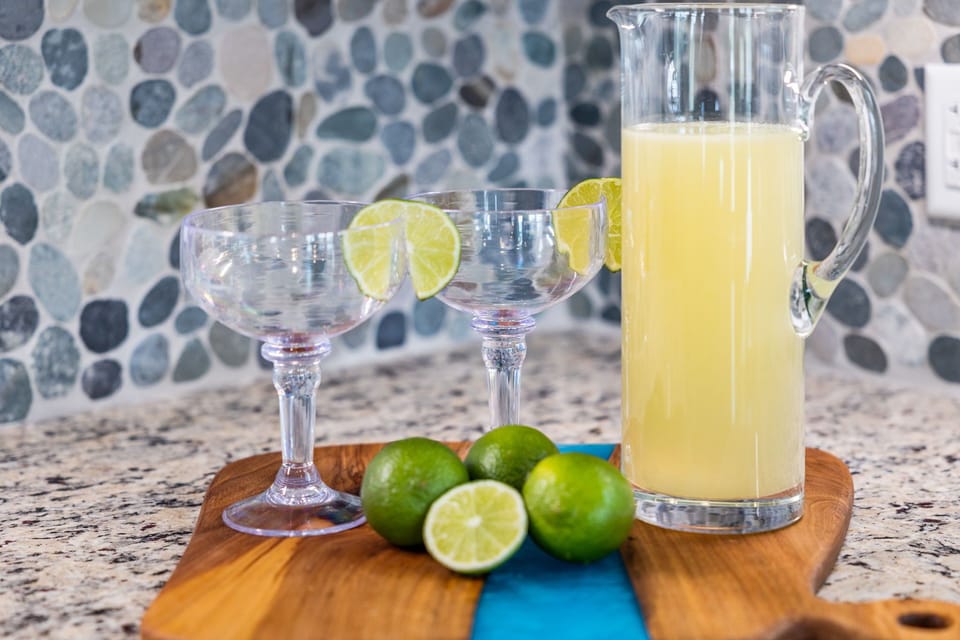 Margarita Time!! Relax and unwind at the ocean enjoy a margarita at the feeling beach beach house.