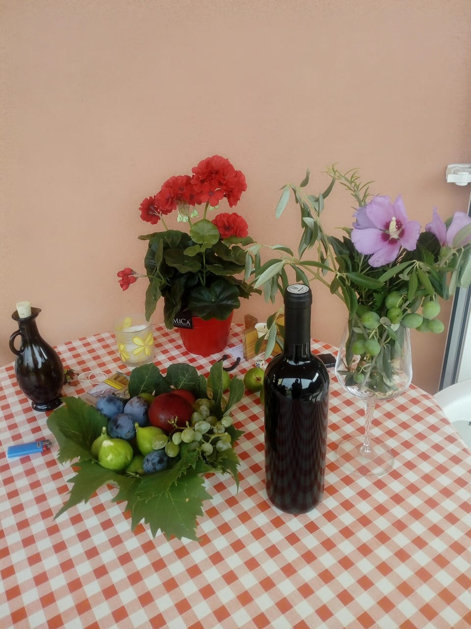 Apartment, 1 Bedroom, Balcony, Garden View | Dining room