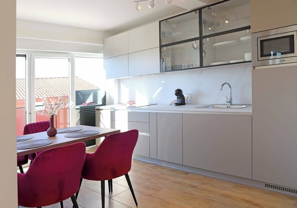 Apartment, 1 Bedroom, Balcony, Garden View | Interior