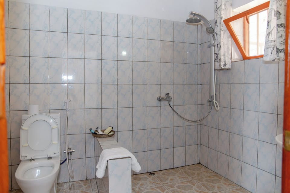 Room, 1 Bedroom, Terrace, Garden View | Bathroom