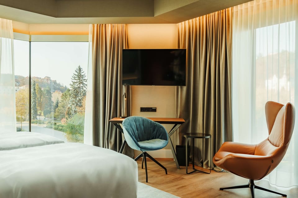 Junior Suite | Premium bedding, minibar, in-room safe, individually decorated