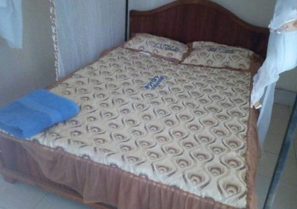 Standard Single Room | Free WiFi, bed sheets