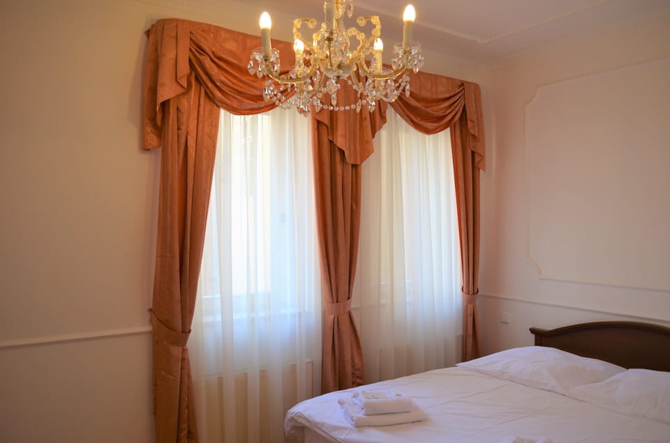 Classic Room | Desk, soundproofing, iron/ironing board, free WiFi