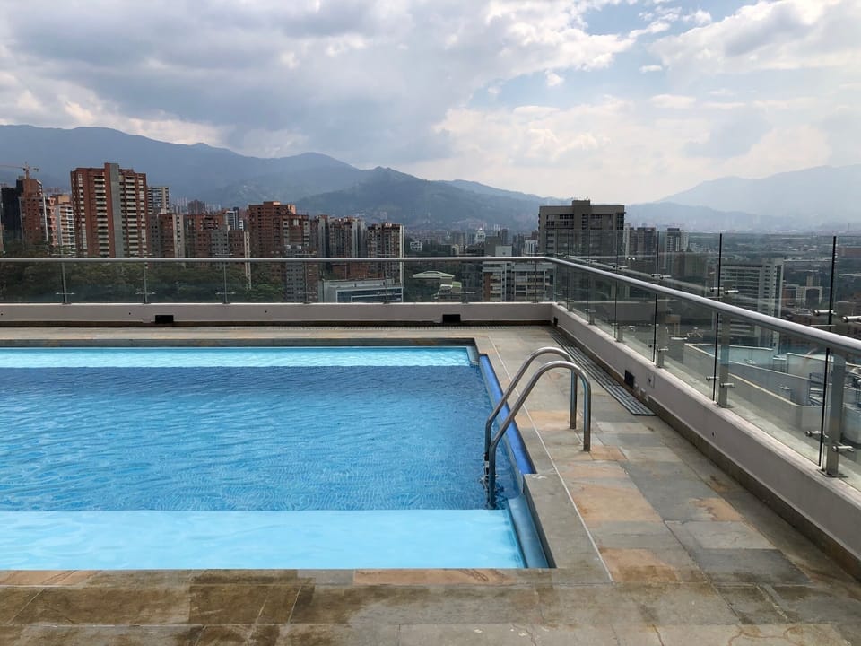 360 roof top view of El Poblado