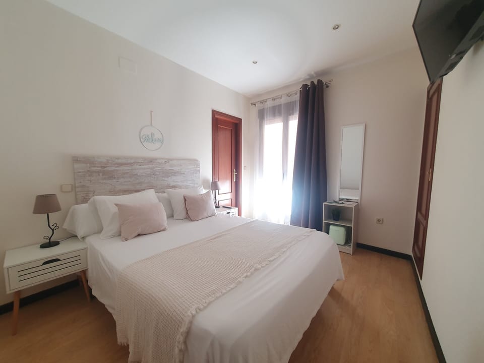 Superior Room, 1 Double Bed | Free WiFi, bed sheets