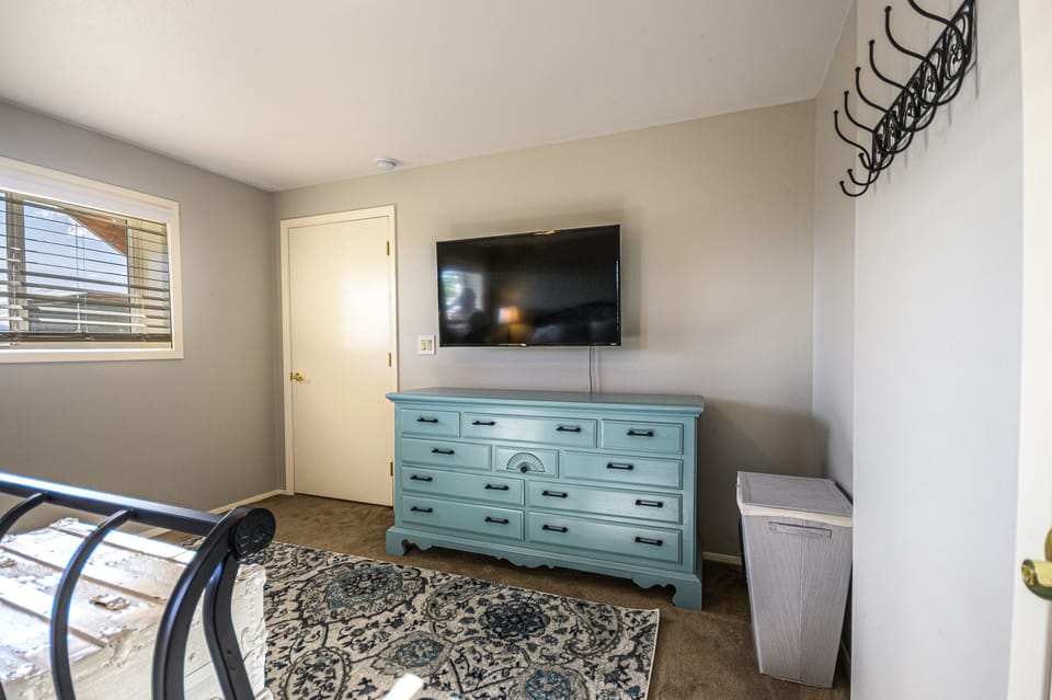 50 inch Roku TV with host-provided Netflix and Prime.