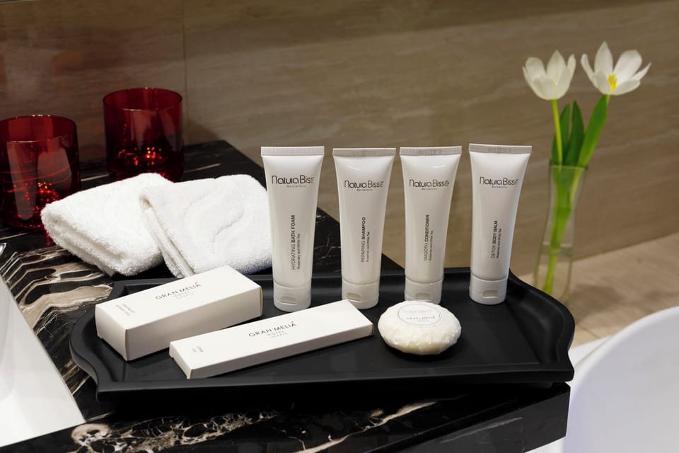 Grand Premium Red Level | Bathroom | Separate tub and shower, designer toiletries, hair dryer, bathrobes