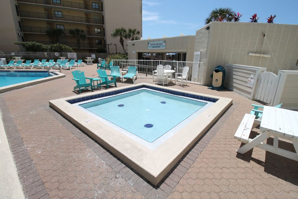 Kiddie pool area.