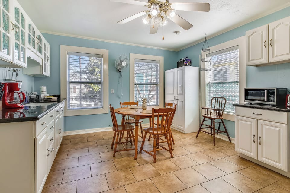 House (3 Bedrooms) | Property amenity