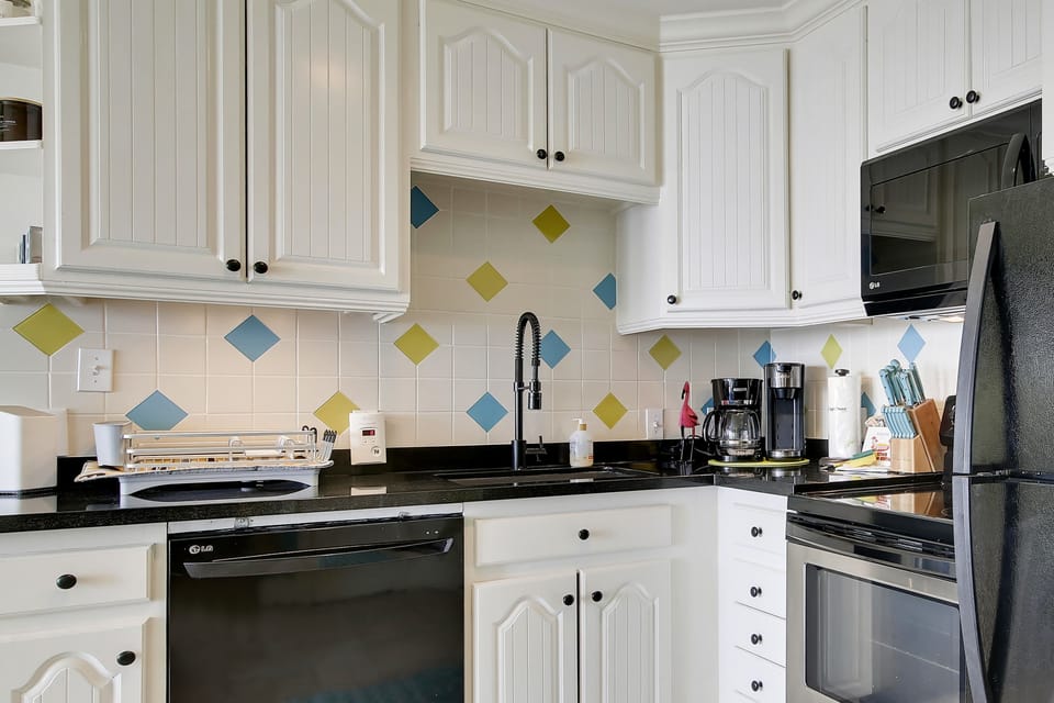 Condo (2 Bedrooms) | Property amenity
