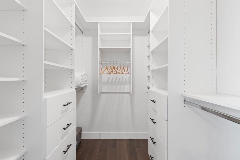 Massive Closet and safe!