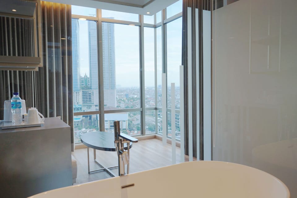 Executive Double Room | Premium bedding, in-room safe, desk, laptop workspace