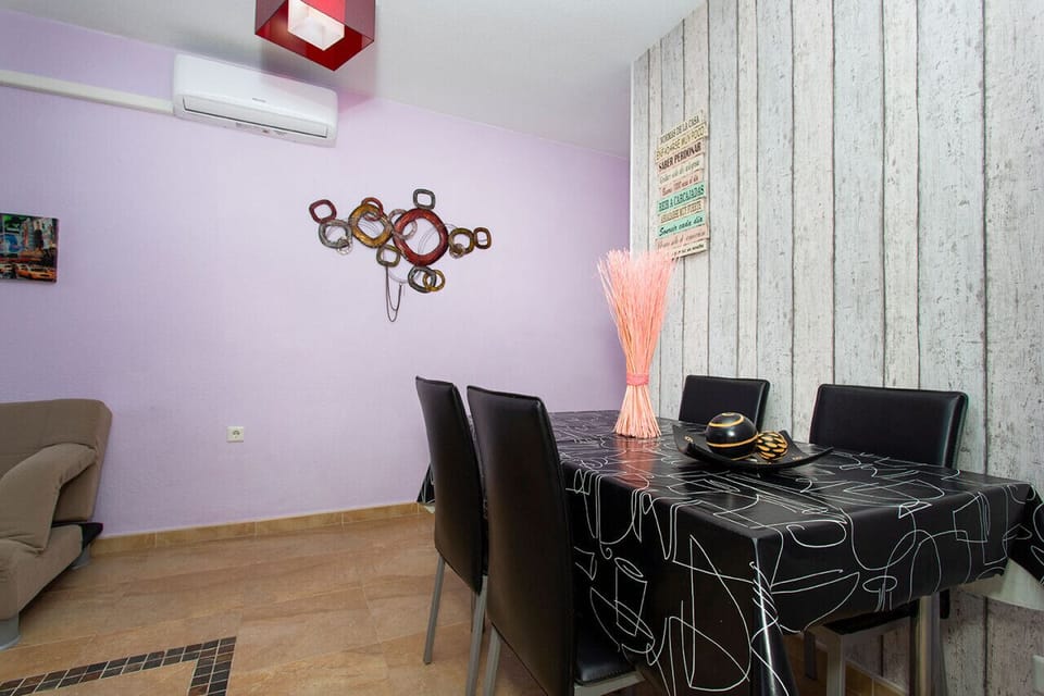 CH Dining Area to Livingroom