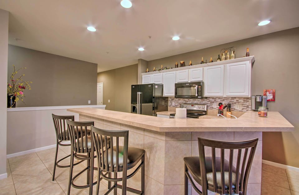 Kitchen | Fully Equipped w/ Cooking Basics