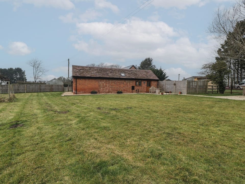 Cottage | Property grounds