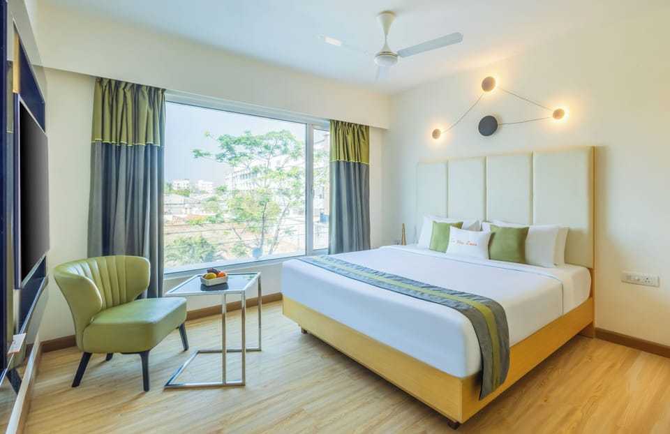 Connect Premium | Premium bedding, memory foam beds, minibar, in-room safe