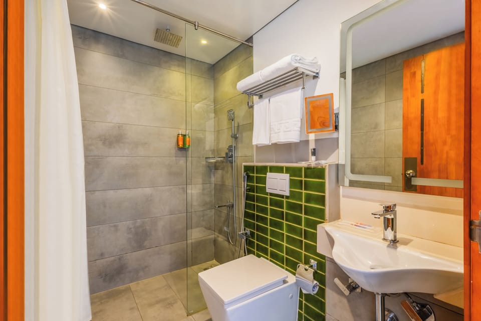 Connect Room | Premium bedding, memory foam beds, minibar, in-room safe