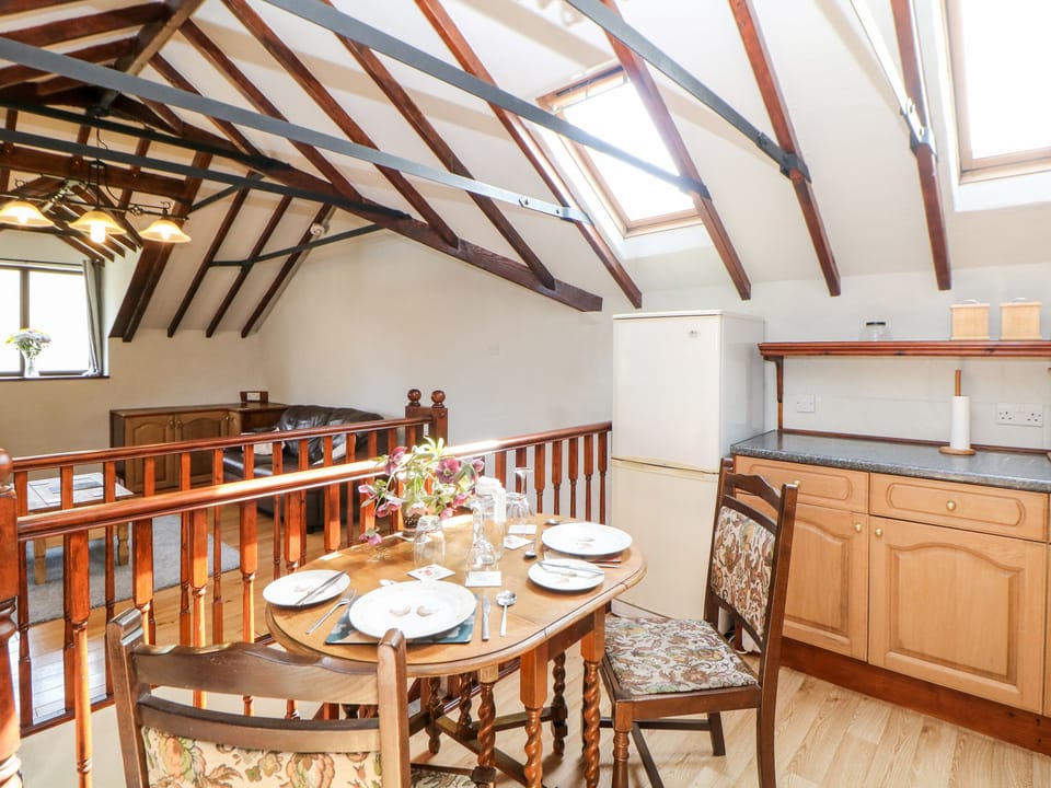 Cottage | Private kitchen | Fridge, microwave, dishwasher, electric kettle