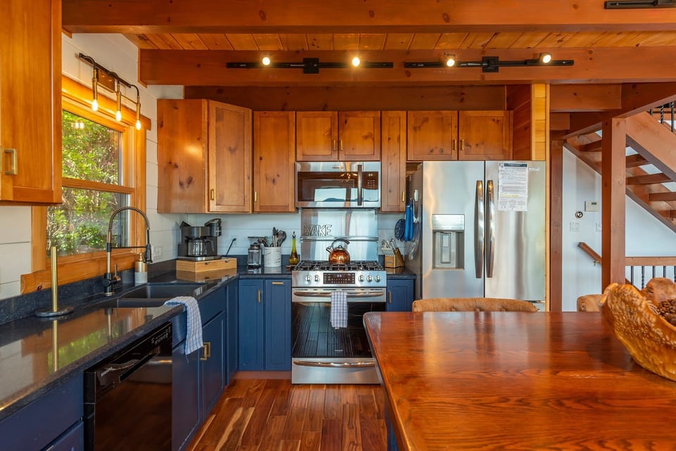 The well-equipped kitchen will sweetly beckon to the chef in your group.