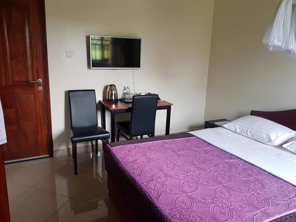 Double Room | Individually decorated, individually furnished, desk, free WiFi