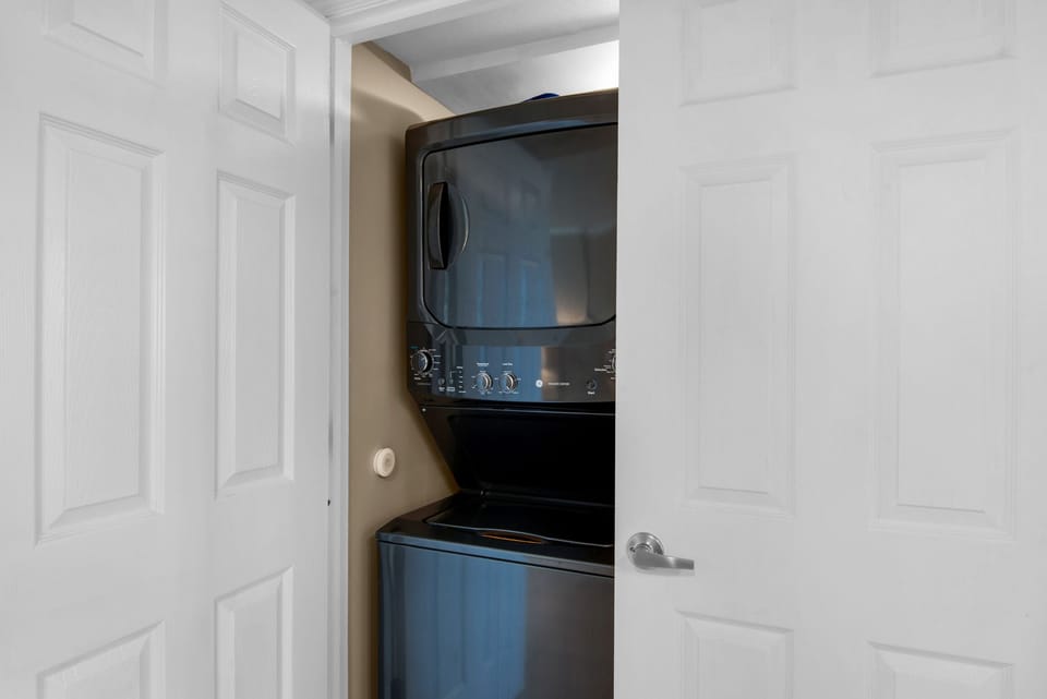 In-unit washer/dryer