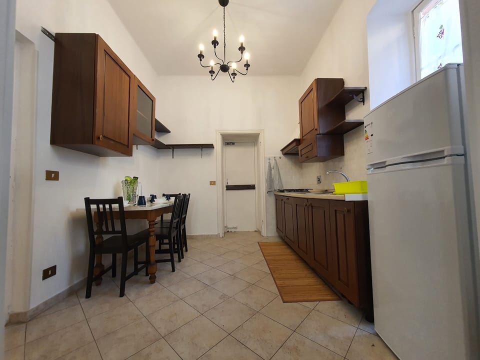 City Villa | Private kitchen | Full-size fridge, coffee/tea maker