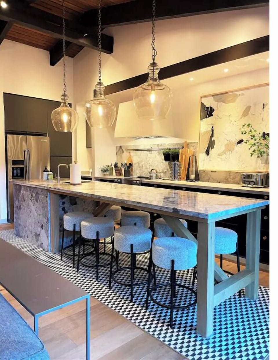 Our integral Dining room and Kitchen Island - perfect for entertaining 