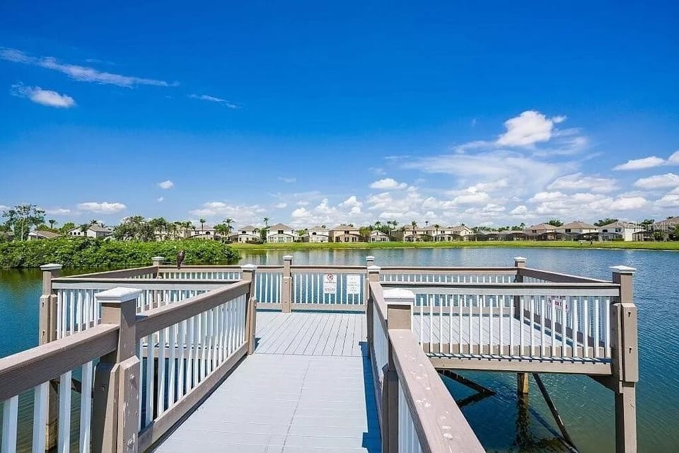 4701 amenities.jpg