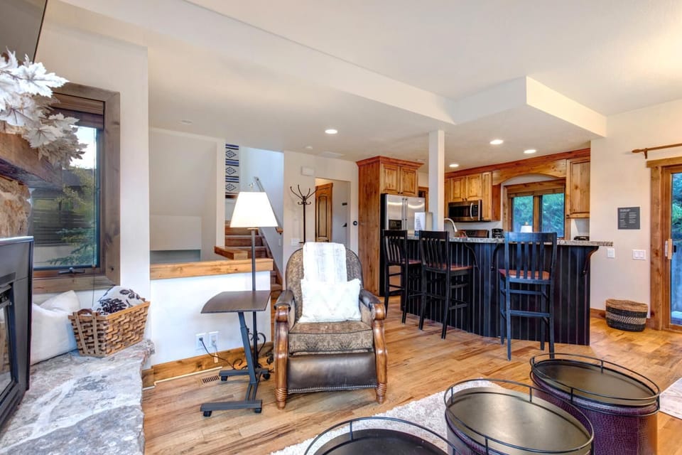Townhome, 3 Bedrooms (Hot Tub, Sleeps 8 (POA-504B)) | Living room | TV, fireplace, DVD player