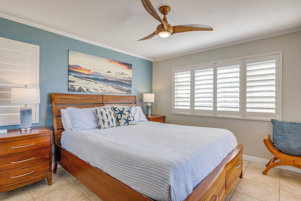 King bed in main bedroom