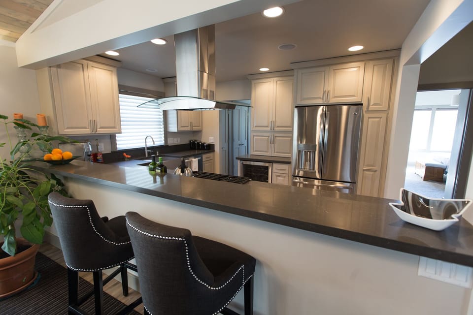 Kitchen/Breakfast Bar