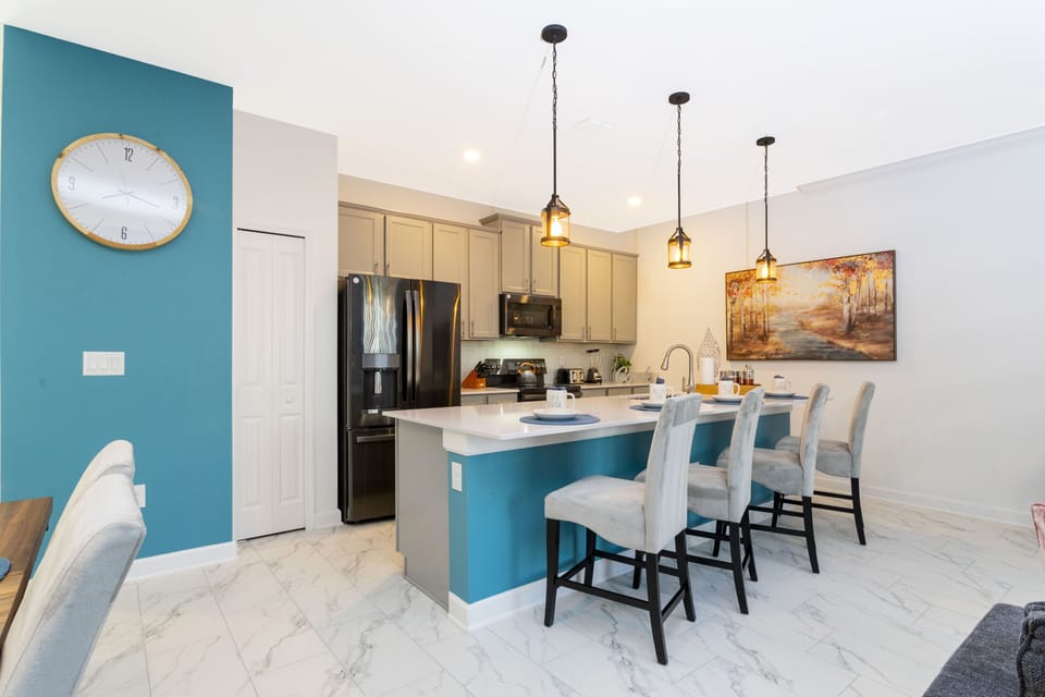 Family Townhome, 4 Bedrooms | Living area | 60-inch Smart TV with cable channels, Netflix, Hulu