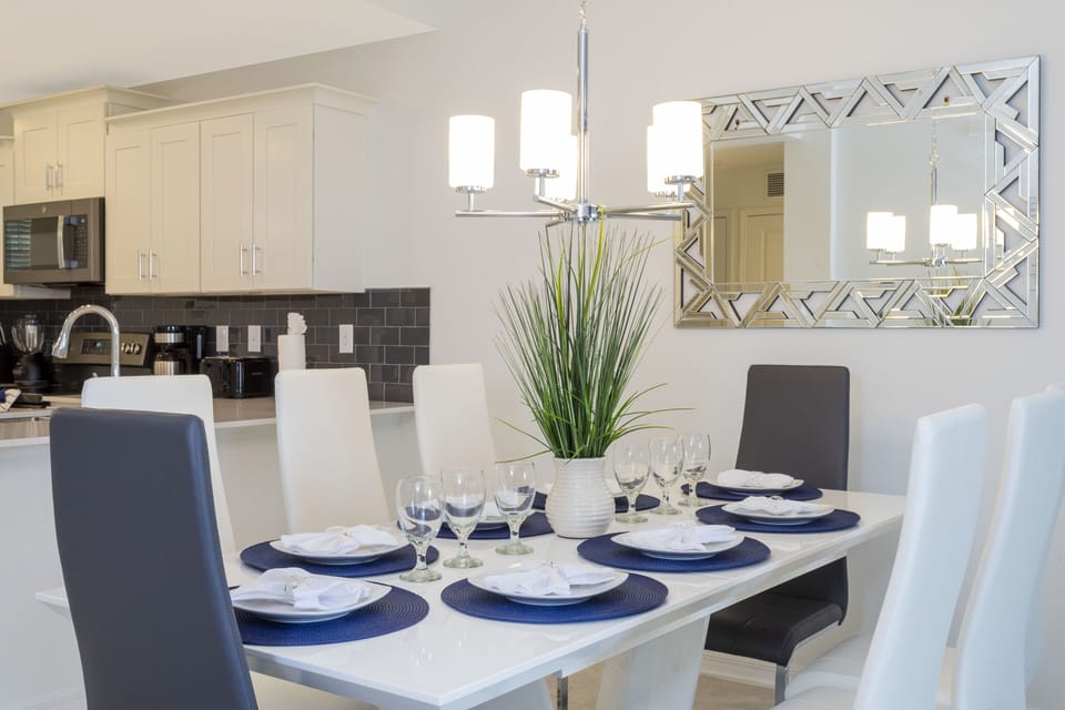 Family Apartment, 2 Bedrooms | Private kitchen | Full-size fridge, microwave, oven, stovetop