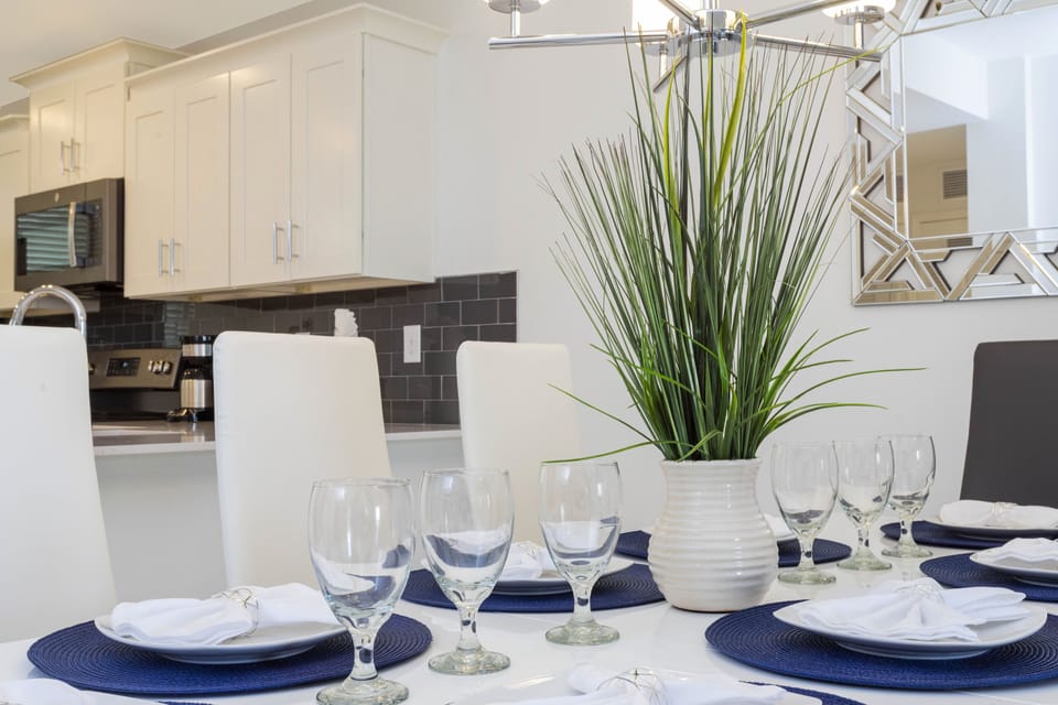 Family Apartment, 2 Bedrooms | Private kitchen | Full-size fridge, microwave, oven, stovetop