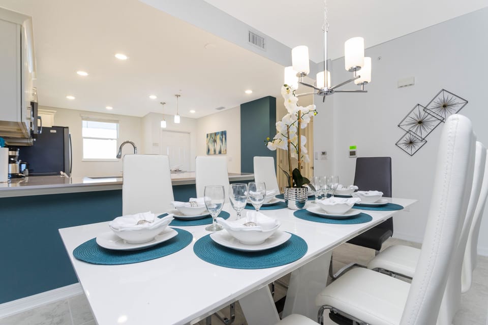 Family Apartment, 2 Bedrooms | Living area | 60-inch Smart TV with cable channels, TV, Netflix