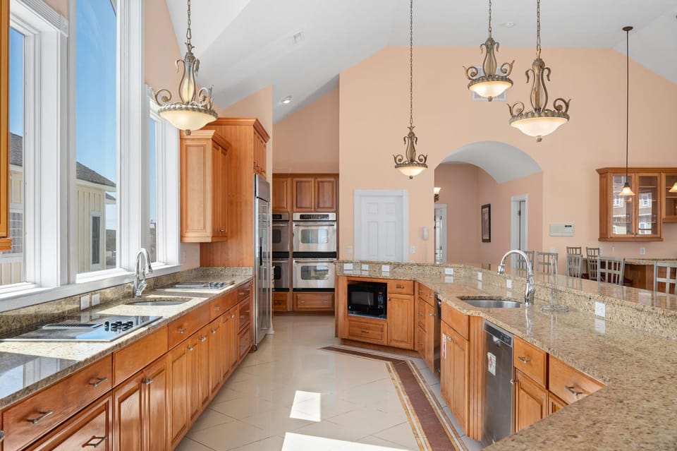 Gourmet Kitchen Area