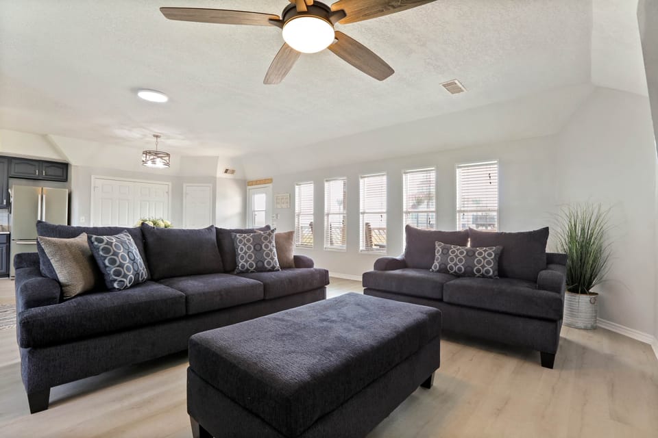 Plenty of seating and a cool coastal vibe!