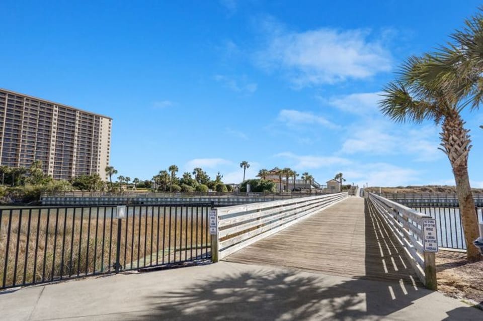 Beautiful skies plus beautiful landscapes make for a perfect beach vacation.