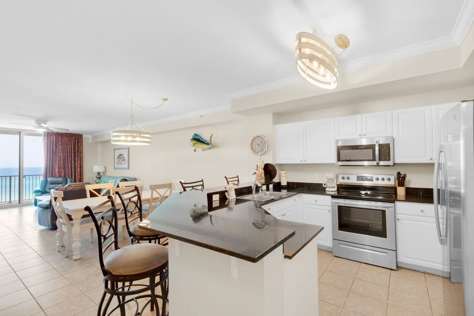 Fully equipped kitchen